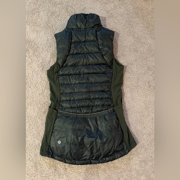 Rare Lululemon Down For A Run Vest II Puffer Gator Green Size 4 | 2017 Retired - Picture 7 of 9